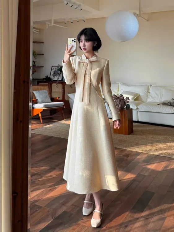 蕾英俊-芝士奶油-秋季富家千金法式温柔肌理小香风连衣裙JFD6881