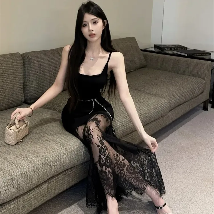 御姐穿搭蕾丝拼接吊带连衣裙夏季新款收腰显瘦性感包臀长裙带链条