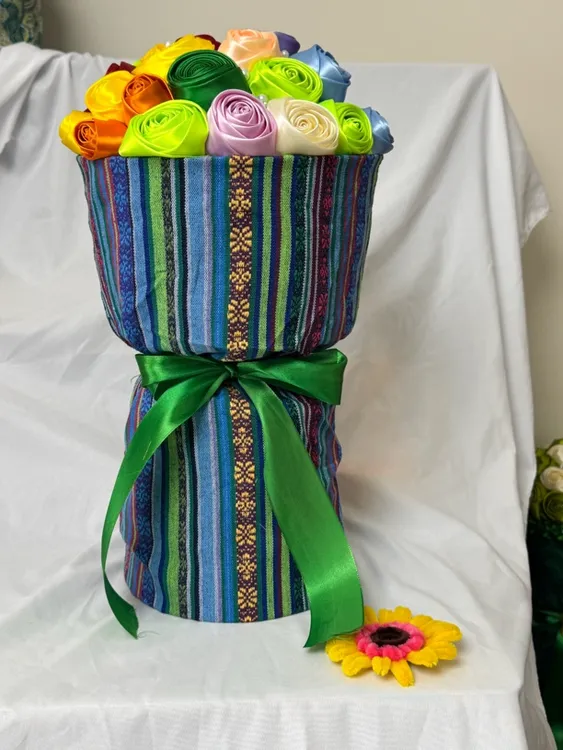 彩虹藏饰花束彩色仙女