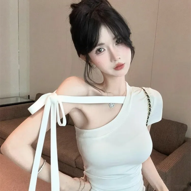 绑带一字肩短袖T恤女短款纯欲风修身性感上衣女斜领露肩辣妹显瘦
