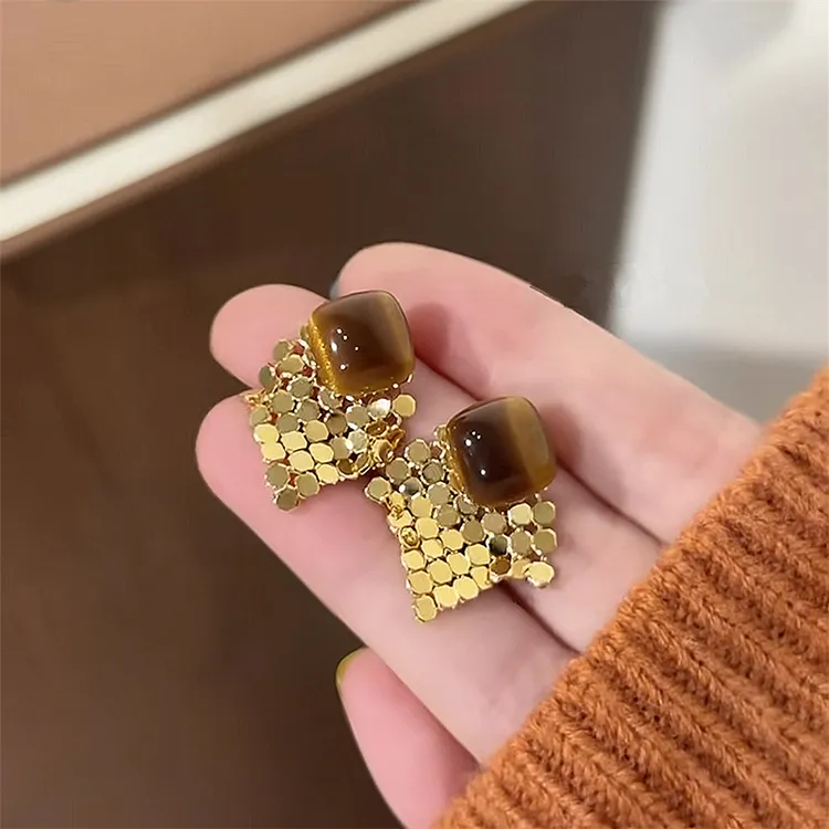 铜合金耳饰 复古金属亮片方块耳钉小众轻奢耳环美拉德虎眼石耳饰