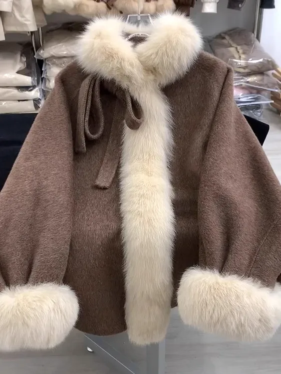 2025年新款秋冬季气质时尚设计感咖色短款大衣女装高级感外套上衣