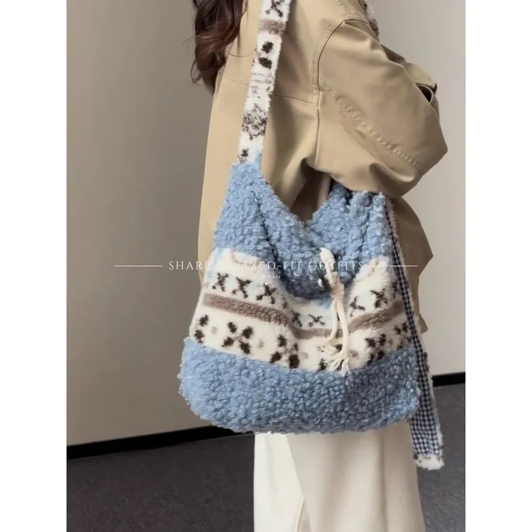 囊中慕原创新款羊羔毛绒拼帆布托特包女2026名族风单肩腋下包斜挎