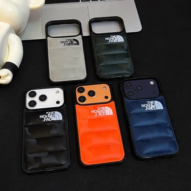 个性羽绒服迷彩适用iphone17promax皮布手感苹果16/17pro情侣壳17