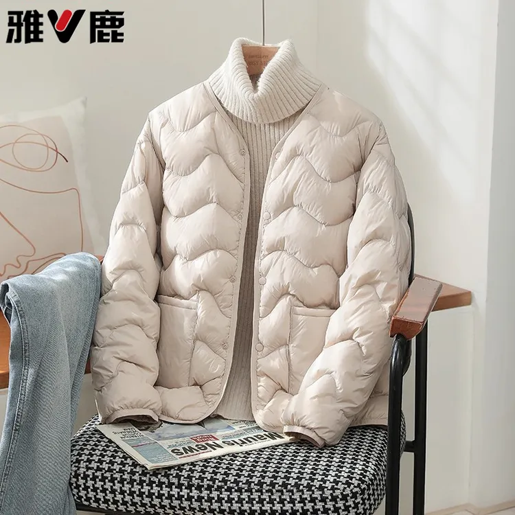 雅鹿2025新款轻薄羽绒服女圆领内胆短款休闲女式薄外套短款羽绒服