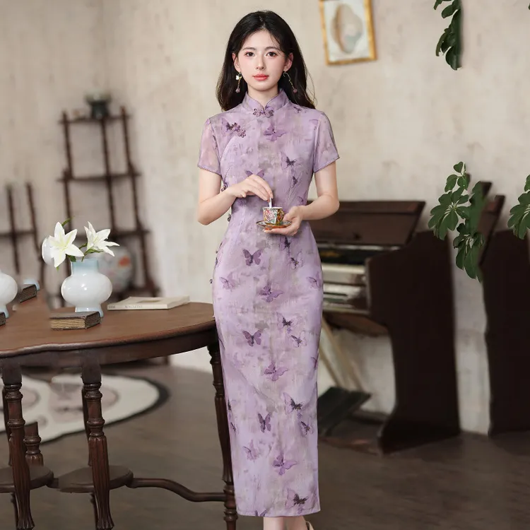 王小鸭2025新款紫色蝴蝶中式长款改良旗袍女复古修身短袖日常可穿