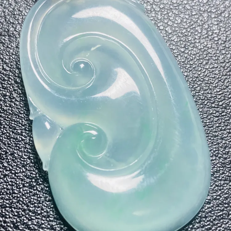 翡翠镶嵌冰糯如意