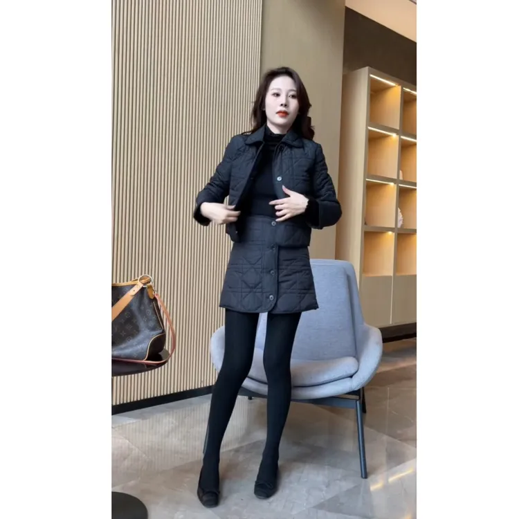 高级感秋季气质设计感菱形格夹棉减龄套装女时尚外套半身裙两件套