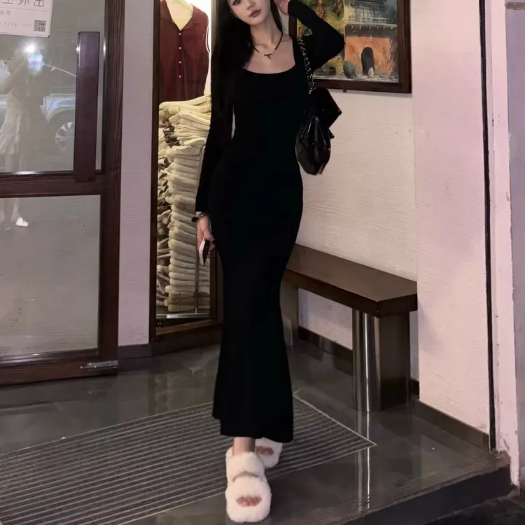 法式方领连衣裙气质高级感女装2025秋季爆款后妈鱼尾长裙