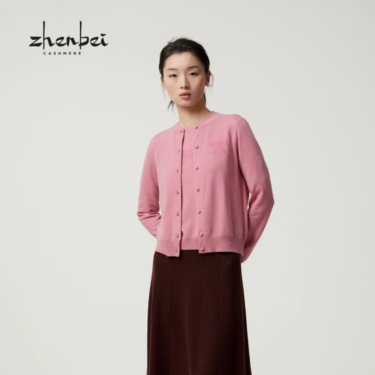 ZB/珍贝2025秋冬新品 高支纱烫饰圆领女开衫/56466