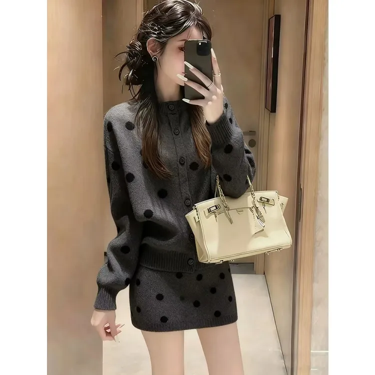 法式小香风灰色针织套装女2025新款秋冬穿搭波点上衣半身裙两件套