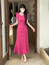 现634-6#玫红色圆领短袖连衣裙2025夏新款收腰显瘦气质高级感长裙
