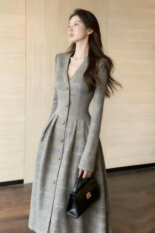 V领长袖小香风秋季新款灰色A字收腰连衣裙显瘦复古时尚设计感