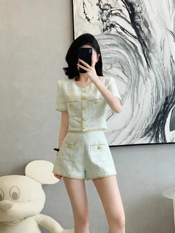 2025夏季新款气质小香风套装女高级感洋气休闲短袖上衣短裤两件套