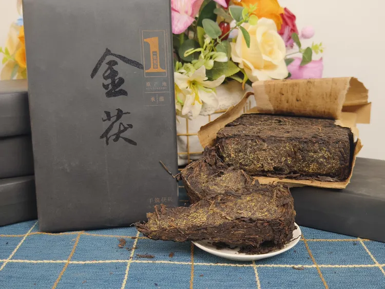 一级黑茶金茯砖茶