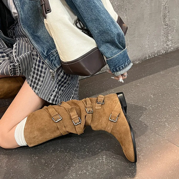 时尚百搭纯色圆头粗跟长筒靴女气质绒面皮带扣舒适平底时装靴