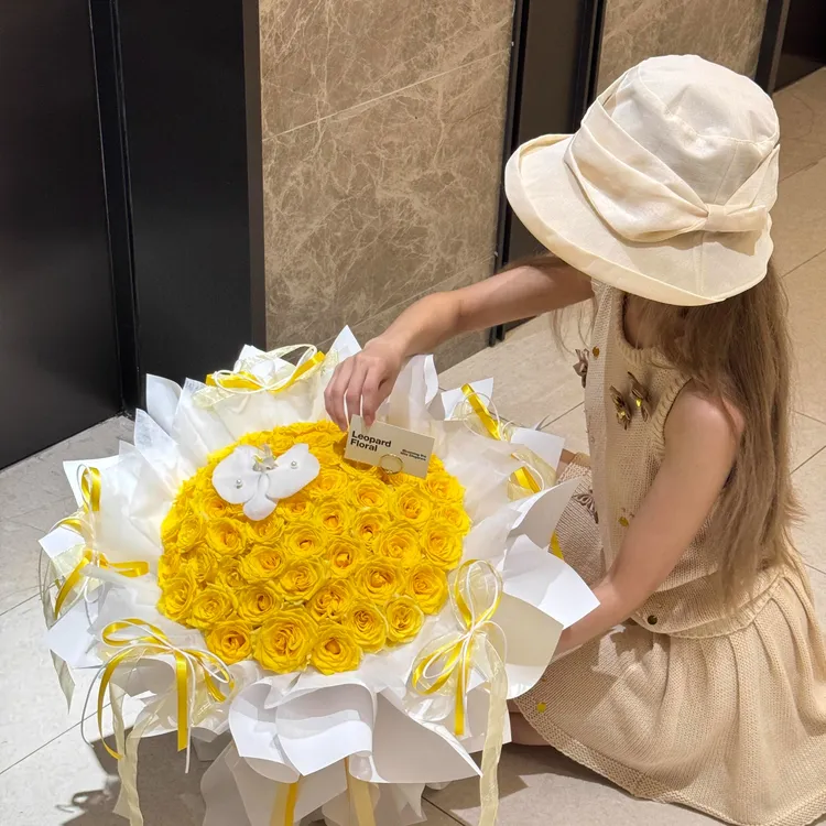 白荔枝黄玫瑰鲜花束全国同城门店配送上海成都广州店生日拍照网红