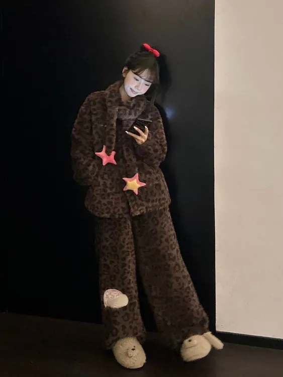 甜酷豹纹Kitty猫珊瑚绒睡衣女秋冬保暖开衫外套家居服套装可外穿