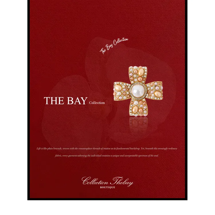 铜合金仿珍珠胸针 TheBay【圣马可大教堂】四叶花型胸针2SDZR0495