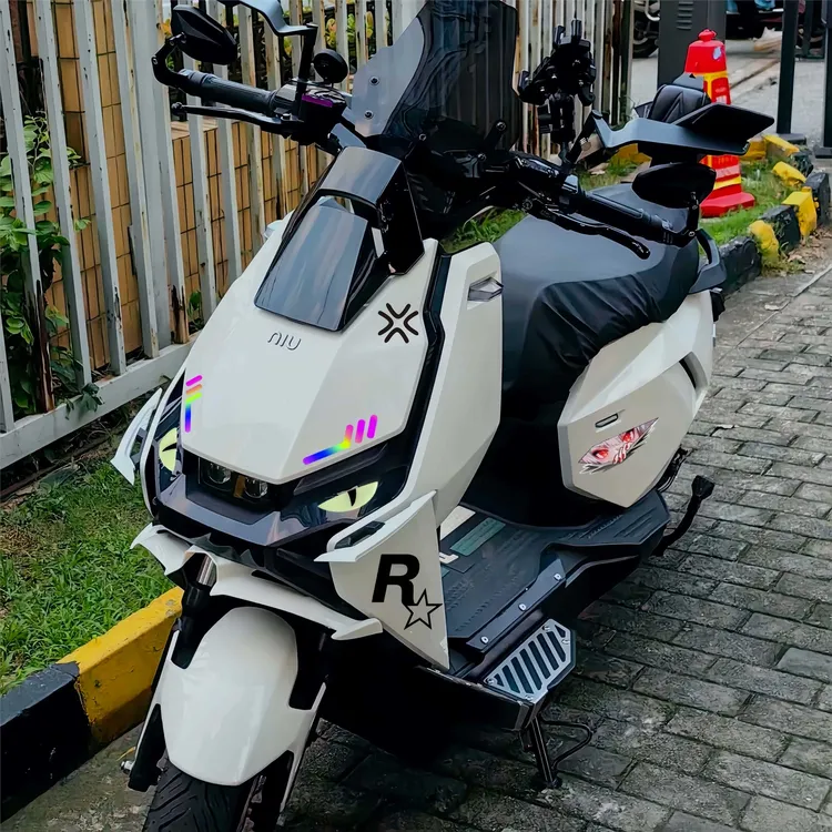 适用小牛FXT/FX电动车头恶魔眼睛贴纸装饰定风翼配件改装车贴拉花