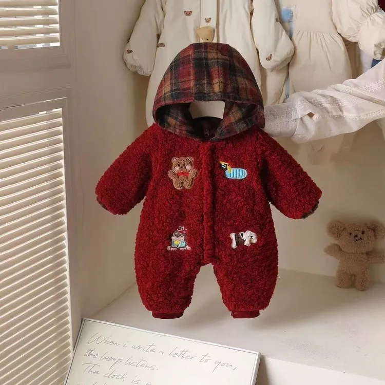 连体衣宝宝冬季衣服超萌加厚婴儿加绒新年外出新生儿抱衣保暖拜年