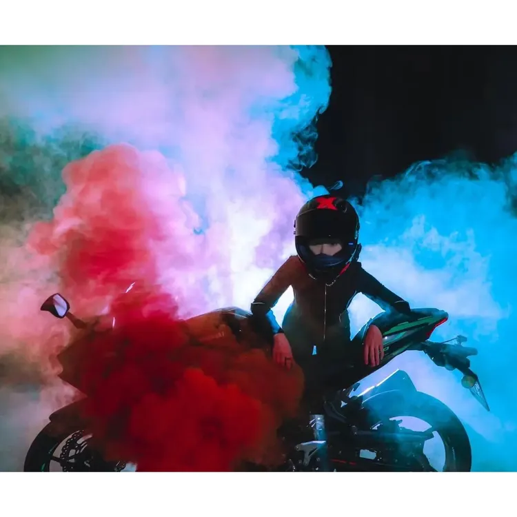 户外徒步登上信号烟婚庆氛围道具烟雾手拉烟摩旅求救机车拍照神器