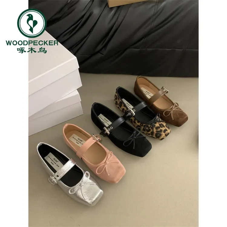 啄木鸟方头女鞋子秋新款平底蝴蝶结单鞋芭蕾舞银色皮带扣玛丽珍鞋