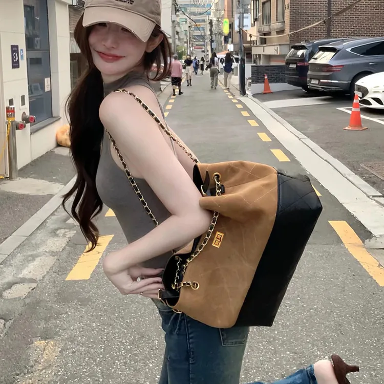 原创高智感链条托特包包女2025新款单肩斜挎通勤复古麂皮绒手提包