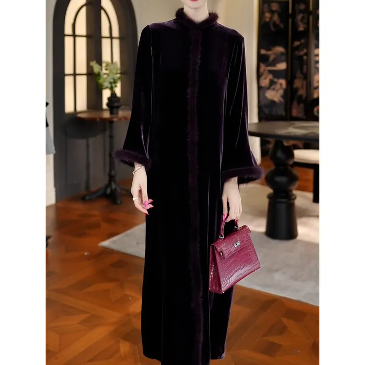 高级时尚通勤丝绒连衣裙2025秋冬新款贵夫人气质优雅宽松遮肉长裙