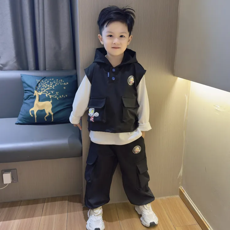 奥特曼衣服男童秋装套装2025新款儿童马甲三件套男孩帅气时髦潮牌