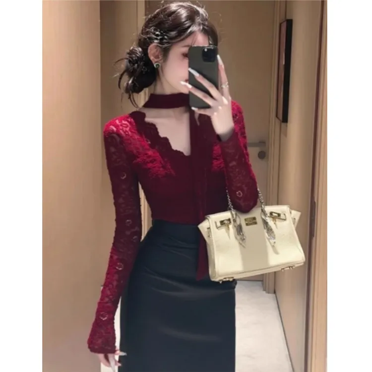 甜辣妹挂脖飘带V领蕾丝衫女秋冬2025新款设计感洋气修身打底衫潮