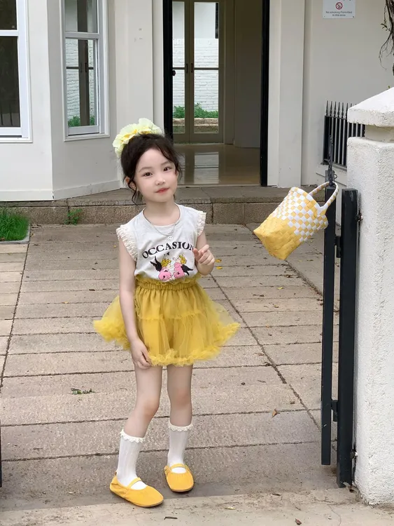 女童纱裙2025夏季新款儿童蕾丝拼接印花背心+黄色网纱半身裙裤