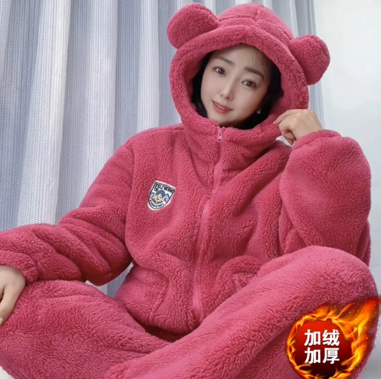 冬季新款加绒加厚可外穿雪地绒刺绣小熊耳朵连帽情侣家居服套装