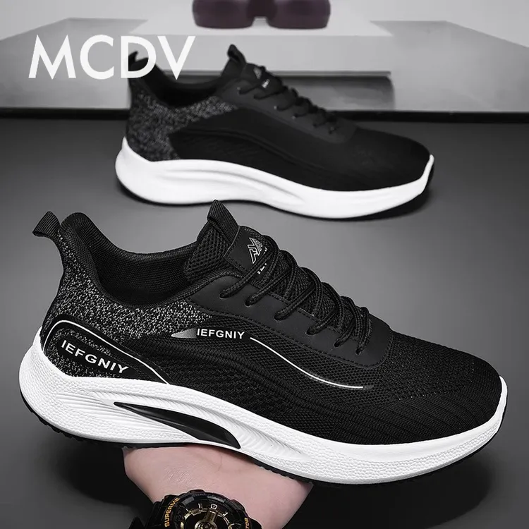 男鞋2025新款夏季网面透气上班跑步鞋男士休闲防臭轻便黑色运动鞋