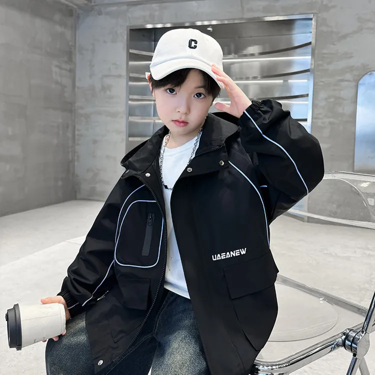 男童秋装2025新款洋气儿童中大童男孩春秋时髦风衣童装冲锋衣外套