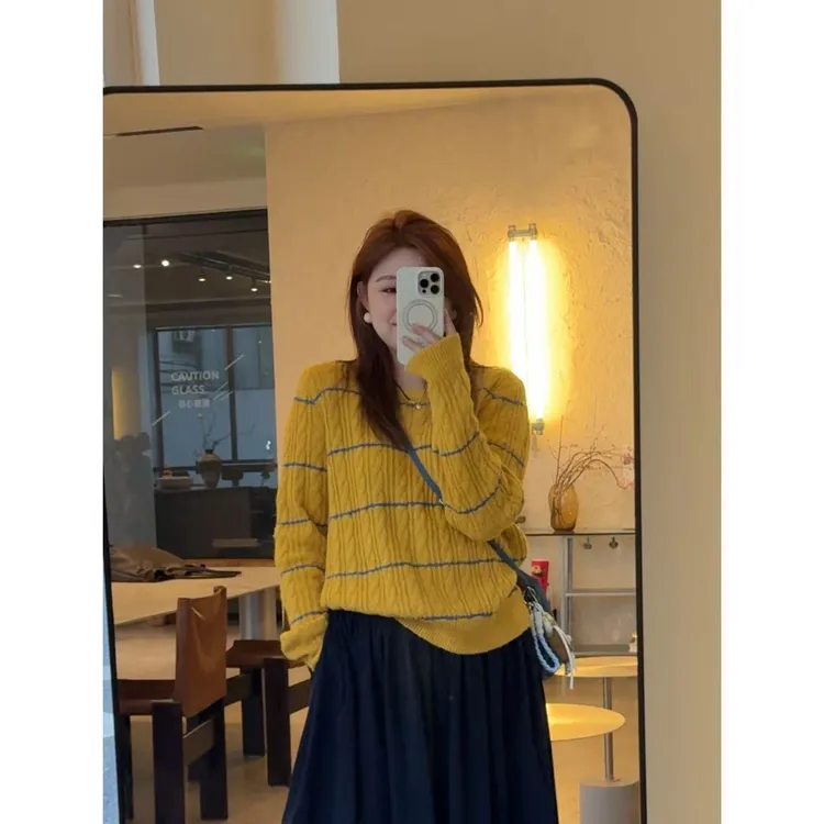 晶咕佳佳【芒果圈】圆领麻花纹路横线感套头毛衣长袖百搭慵懒撞色