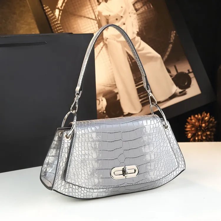 鳄鱼纹腋下包2025新款高质感洋气单肩包真皮百搭迷你斜挎马鞍小包