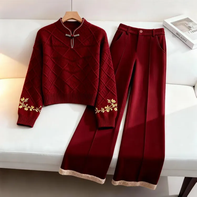本命年穿搭新中式刺绣针织毛衣女秋冬季新款显瘦加厚阔腿裤两件套