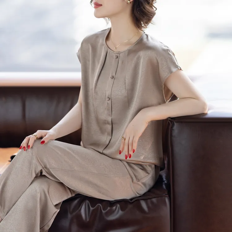 恒源祥彩羊妈妈装母亲节妈妈气质夏装套装新款短袖上衣裤子两件套