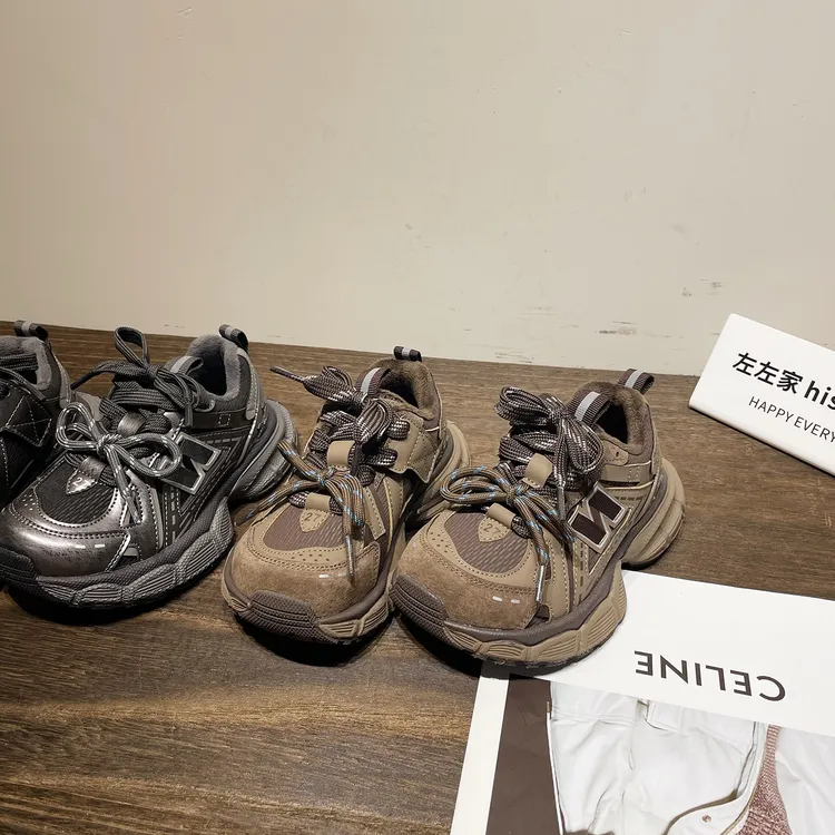 左左家中大童秋冬潮牌炸街复古加绒运动鞋男女童2025新款老爹鞋