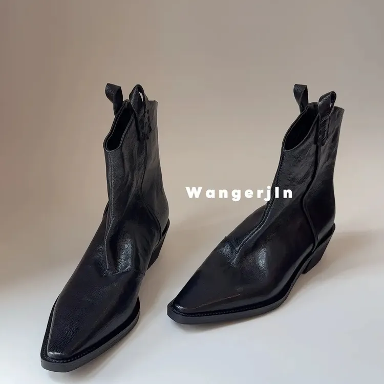 【王二今】羊皮/4.5CM/时髦尖头粗跟重工艺手抓纹西部靴中筒短靴