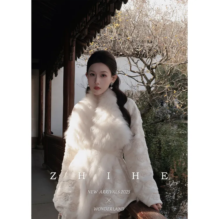 无艳一禾【皎月】静奢人棉绣花狐狸毛羽绒服+蕾丝上衣+裤子