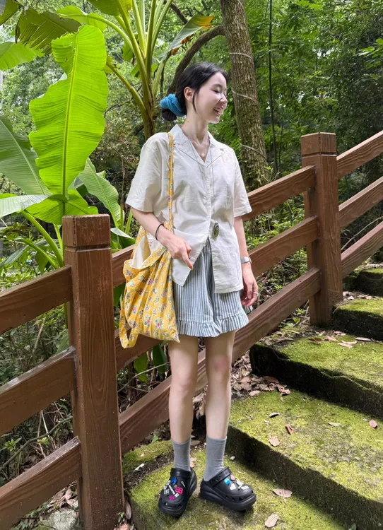 2025夏季新款韩系简约百搭宽松短袖衬衫高腰显瘦条纹短裤两件套