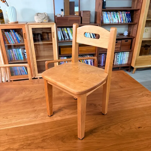 糯米红樱桃木实木靠背小凳子家用矮凳简约换鞋凳客厅原木小板凳