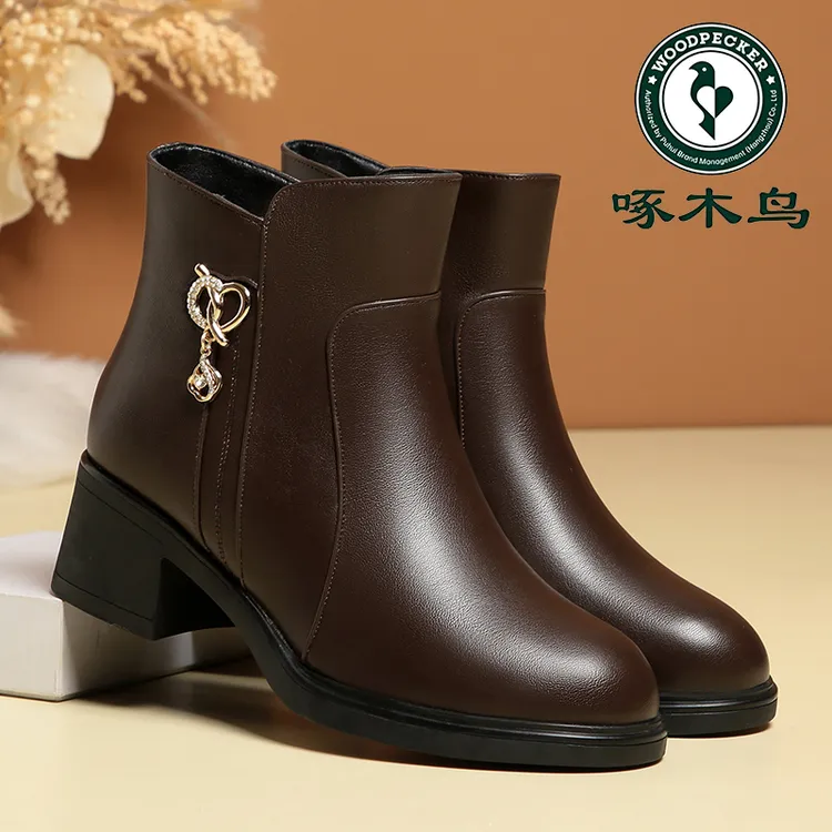 啄木鸟软底妈妈鞋秋冬款中老年粗跟棉鞋百搭女士短靴加绒保暖皮鞋