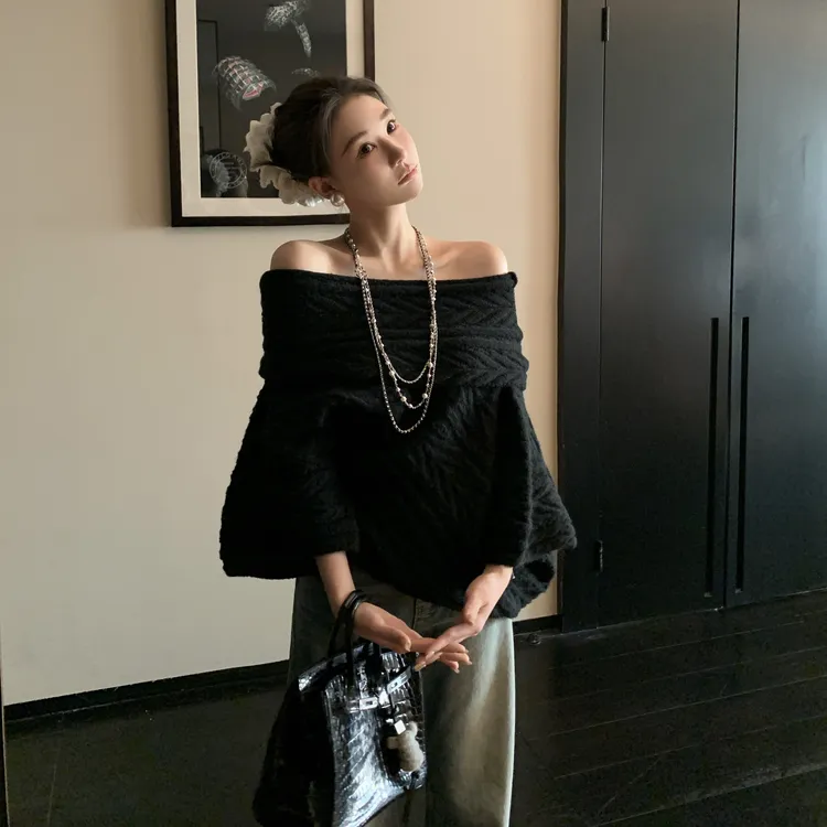 【漂亮姐姐】谁穿谁美～高级时髦秋冬不规则一字肩针织毛衣