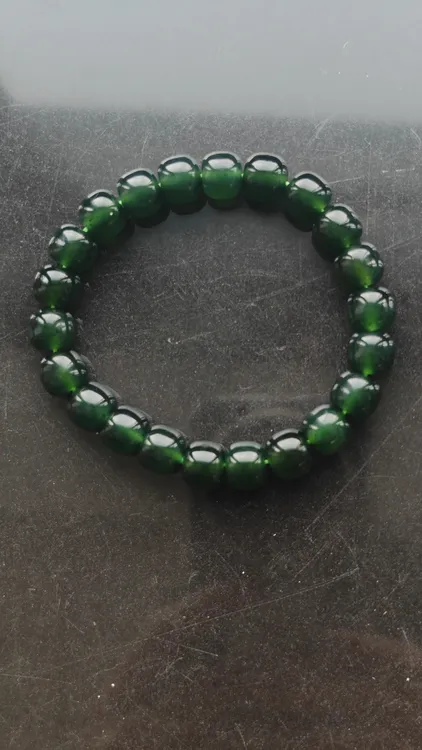 精品泰山玉老型珠手串，老坑深海绿，剔透少杂带金星，尺寸1.0*0.85