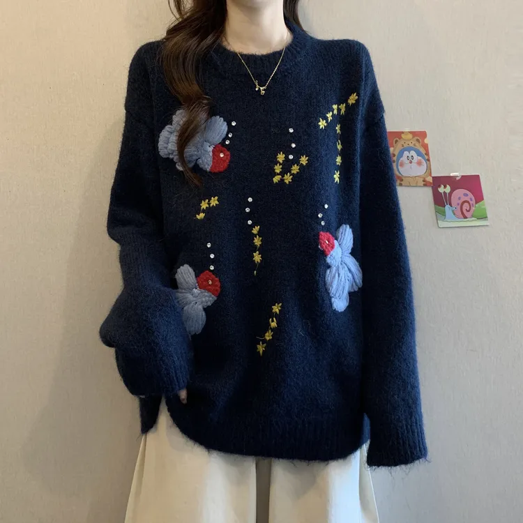 大码慵懒风金鱼刺绣套头毛衣女秋季新款遮肉超好看立体钩花针织衫