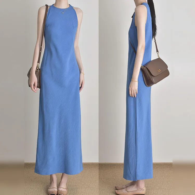 法式蓝色无袖背心连衣裙子女夏季2025新款收腰挂脖吊带长裙3510