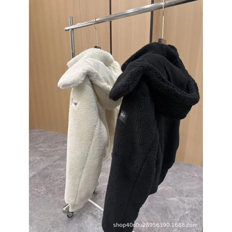 ALO女装禅意仙气飘飘多巴胺服装女酷飒风女装高级感连帽短外套